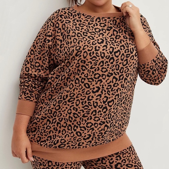 SET: Torrid Super Soft Fleece Leopard Raglan Sweatshirt/Jogger 1X - Picture 2 of 16